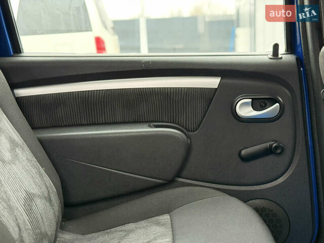 Синий Дачия Logan MCV, объемом двигателя 1.6 л и пробегом 200 тыс. км за 6400 $, фото 89 на Automoto.ua