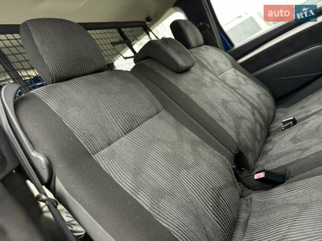 Синий Дачия Logan MCV, объемом двигателя 1.6 л и пробегом 200 тыс. км за 6400 $, фото 86 на Automoto.ua