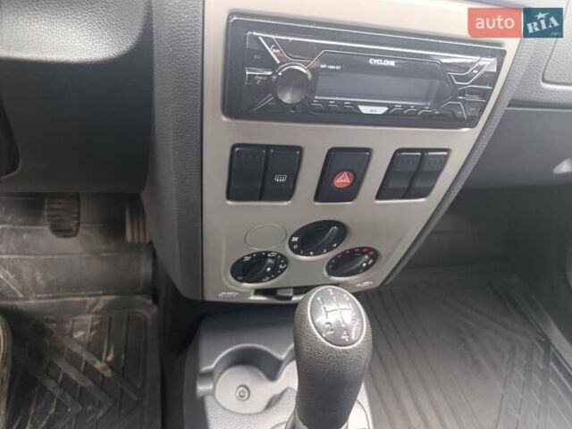 Дачия Logan MCV 2011 в Конотопе на Automoto.ua Синий Дачия Logan MCV, объемом двигателя 1.6 л и пробегом 170 тыс. км за 5800 $, фото 19 на Automoto.ua