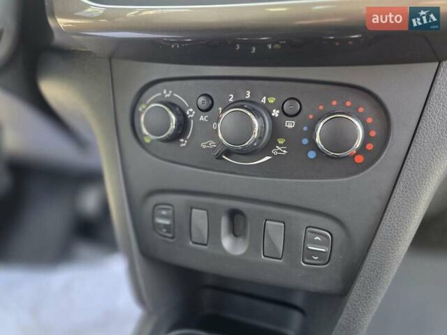 Дачия Logan MCV 2013 в Луцке на Automoto.ua Синий Дачия Logan MCV, объемом двигателя 0.9 л и пробегом 163 тыс. км за 5550 $, фото 40 на Automoto.ua