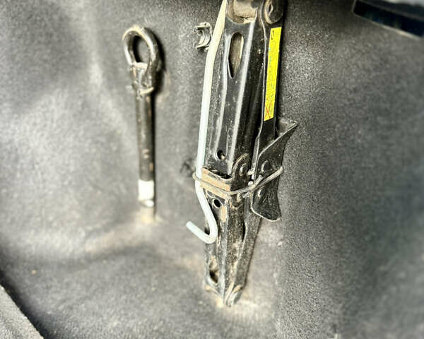 Синий Дачия Logan MCV, объемом двигателя 1.15 л и пробегом 196 тыс. км за 4499 $, фото 24 на Automoto.ua