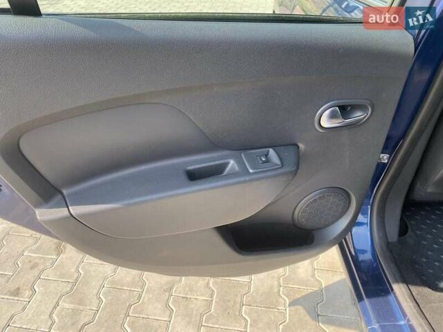 Синий Дачия Logan MCV, объемом двигателя 1.5 л и пробегом 180 тыс. км за 8700 $, фото 18 на Automoto.ua