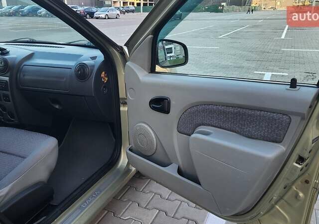 Зеленый Дачия Logan MCV, объемом двигателя 1.6 л и пробегом 420 тыс. км за 4400 $, фото 13 на Automoto.ua