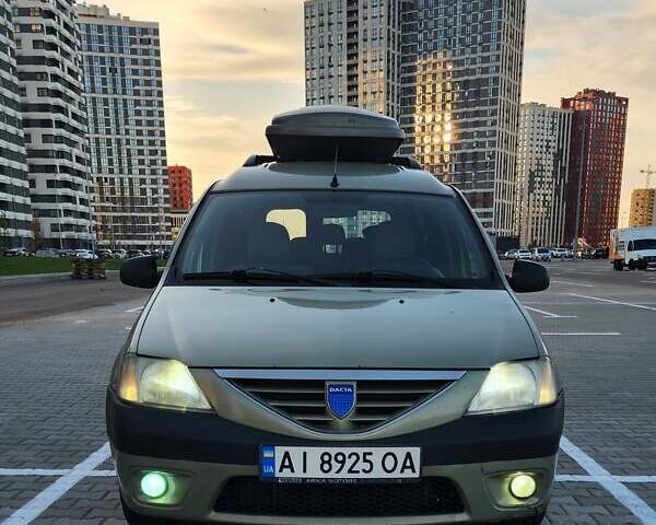 Зеленый Дачия Logan MCV, объемом двигателя 1.6 л и пробегом 420 тыс. км за 4400 $, фото 3 на Automoto.ua