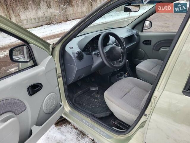 Зеленый Дачия Logan MCV, объемом двигателя 1.6 л и пробегом 196 тыс. км за 4800 $, фото 3 на Automoto.ua