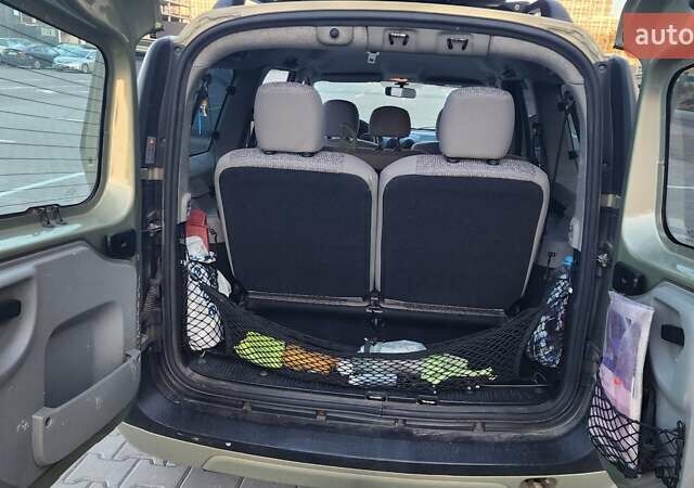 Зеленый Дачия Logan MCV, объемом двигателя 1.6 л и пробегом 420 тыс. км за 4400 $, фото 20 на Automoto.ua