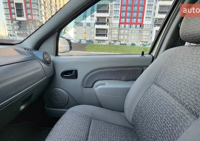 Зеленый Дачия Logan MCV, объемом двигателя 1.6 л и пробегом 420 тыс. км за 4400 $, фото 7 на Automoto.ua