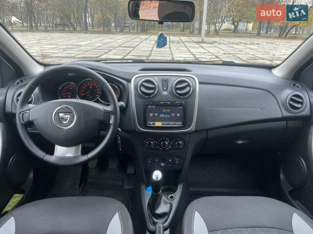 Белый Дачия Sandero StepWay, объемом двигателя 0.9 л и пробегом 217 тыс. км за 5500 $, фото 10 на Automoto.ua