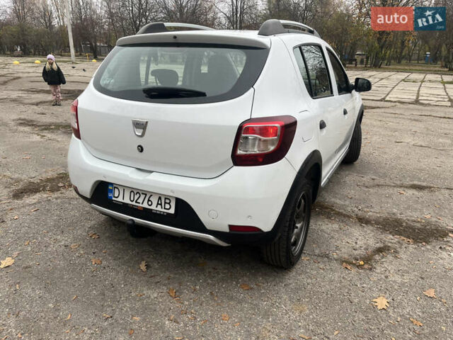 Белый Дачия Sandero StepWay, объемом двигателя 0.9 л и пробегом 217 тыс. км за 5500 $, фото 9 на Automoto.ua