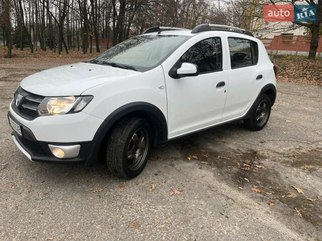 Белый Дачия Sandero StepWay, объемом двигателя 0.9 л и пробегом 217 тыс. км за 5500 $, фото 2 на Automoto.ua