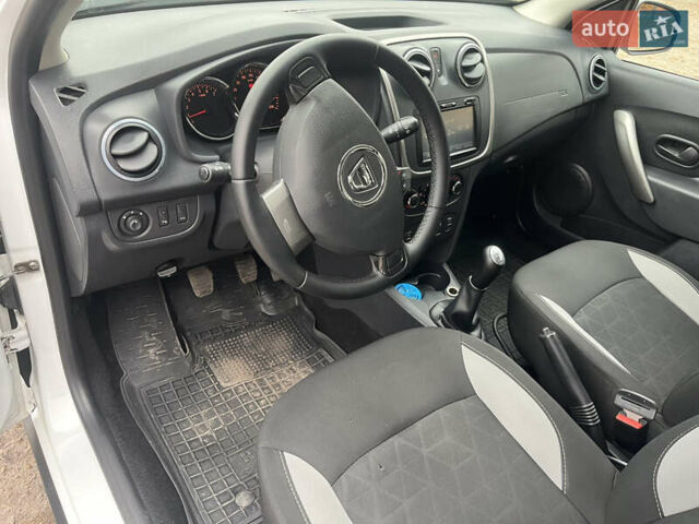 Белый Дачия Sandero StepWay, объемом двигателя 0.9 л и пробегом 217 тыс. км за 5500 $, фото 11 на Automoto.ua