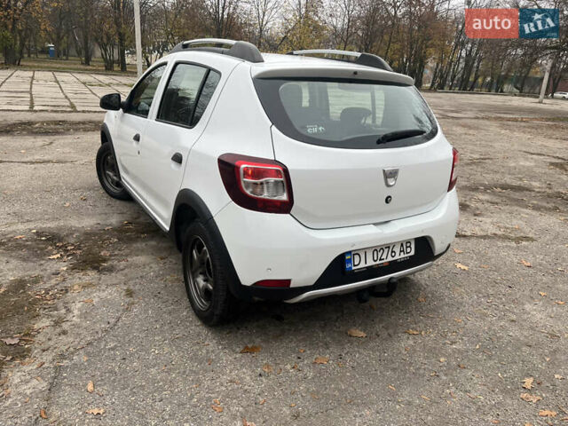 Белый Дачия Sandero StepWay, объемом двигателя 0.9 л и пробегом 217 тыс. км за 5500 $, фото 4 на Automoto.ua