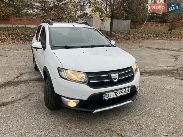 Белый Дачия Sandero StepWay, объемом двигателя 0.9 л и пробегом 217 тыс. км за 5500 $, фото 7 на Automoto.ua