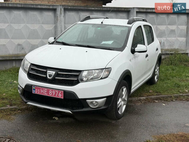 Дачия Sandero StepWay 2015 в Нововолынск на Automoto.ua Белый Дачия Sandero StepWay, объемом двигателя 0.9 л и пробегом 190 тыс. км за 6800 $, фото 5 на Automoto.ua