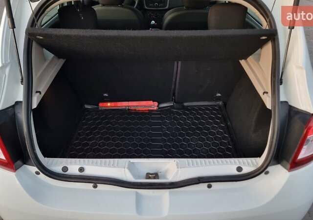 Білий Дачія Sandero StepWay, об'ємом двигуна 1.46 л та пробігом 193 тис. км за 8700 $, фото 40 на Automoto.ua