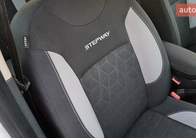 Білий Дачія Sandero StepWay, об'ємом двигуна 1.46 л та пробігом 193 тис. км за 8700 $, фото 29 на Automoto.ua