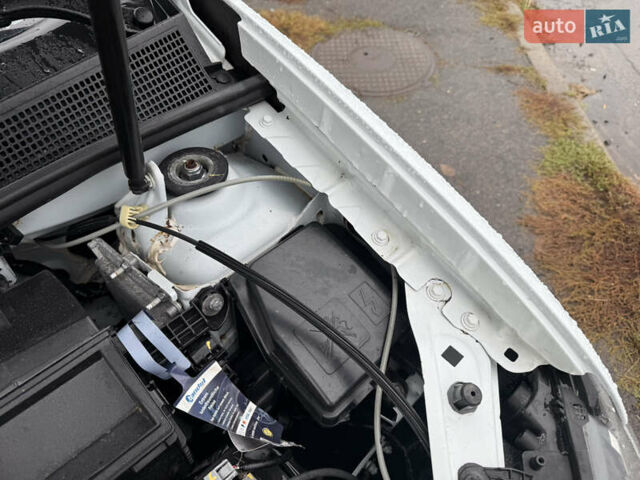 Дачия Sandero StepWay 2015 в Нововолынск на Automoto.ua Белый Дачия Sandero StepWay, объемом двигателя 0.9 л и пробегом 190 тыс. км за 6800 $, фото 23 на Automoto.ua