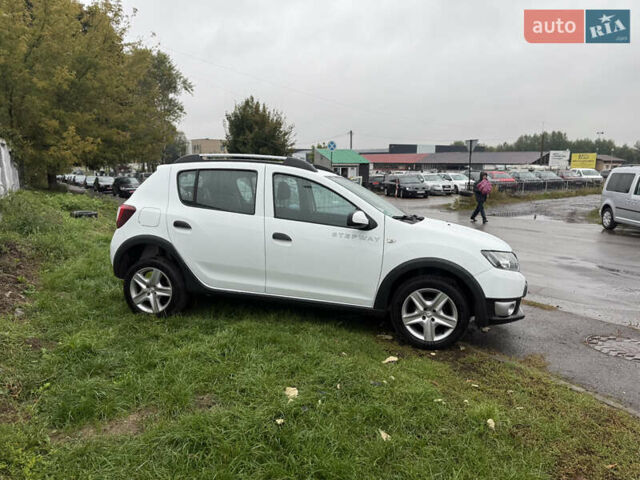 Дачия Sandero StepWay 2015 в Нововолынск на Automoto.ua Белый Дачия Sandero StepWay, объемом двигателя 0.9 л и пробегом 190 тыс. км за 6800 $, фото 3 на Automoto.ua