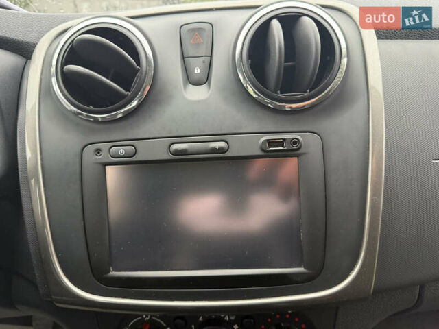 Дачия Sandero StepWay 2015 в Нововолынск на Automoto.ua Белый Дачия Sandero StepWay, объемом двигателя 0.9 л и пробегом 190 тыс. км за 6800 $, фото 13 на Automoto.ua