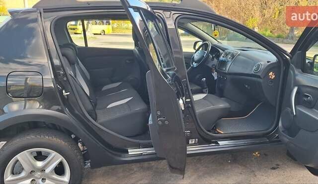Черный Дачия Sandero StepWay, объемом двигателя 1.5 л и пробегом 184 тыс. км за 8300 $, фото 11 на Automoto.ua