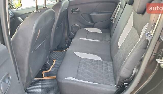 Черный Дачия Sandero StepWay, объемом двигателя 1.5 л и пробегом 184 тыс. км за 8900 $, фото 68 на Automoto.ua