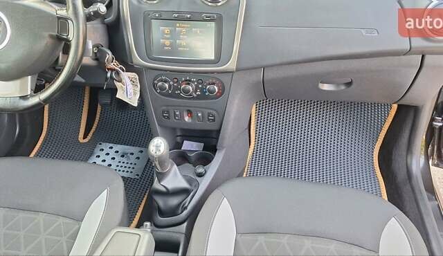 Черный Дачия Sandero StepWay, объемом двигателя 1.5 л и пробегом 184 тыс. км за 8900 $, фото 99 на Automoto.ua