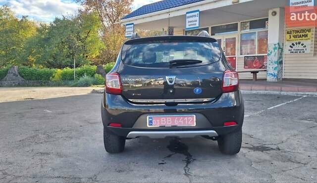 Черный Дачия Sandero StepWay, объемом двигателя 1.5 л и пробегом 184 тыс. км за 8300 $, фото 4 на Automoto.ua
