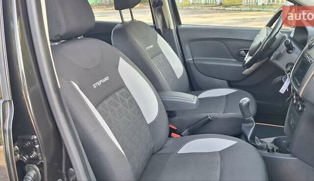 Черный Дачия Sandero StepWay, объемом двигателя 1.5 л и пробегом 184 тыс. км за 8900 $, фото 83 на Automoto.ua