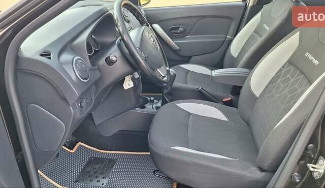 Черный Дачия Sandero StepWay, объемом двигателя 1.5 л и пробегом 184 тыс. км за 8900 $, фото 67 на Automoto.ua