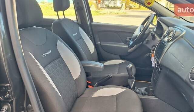 Черный Дачия Sandero StepWay, объемом двигателя 1.5 л и пробегом 184 тыс. км за 8300 $, фото 69 на Automoto.ua