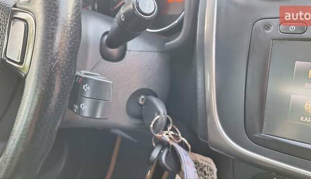 Черный Дачия Sandero StepWay, объемом двигателя 1.5 л и пробегом 184 тыс. км за 8900 $, фото 105 на Automoto.ua