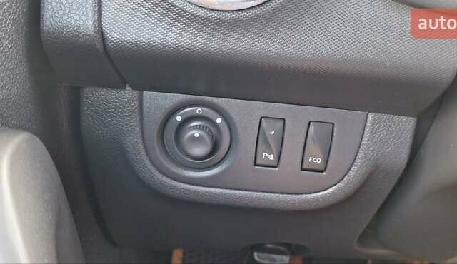 Черный Дачия Sandero StepWay, объемом двигателя 1.5 л и пробегом 184 тыс. км за 8900 $, фото 137 на Automoto.ua