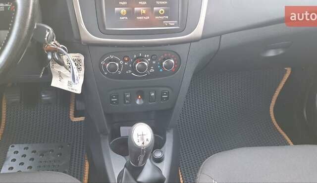 Черный Дачия Sandero StepWay, объемом двигателя 1.5 л и пробегом 184 тыс. км за 8900 $, фото 12 на Automoto.ua