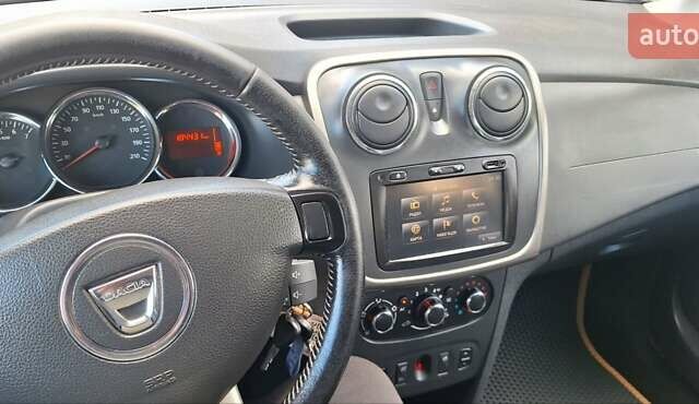 Черный Дачия Sandero StepWay, объемом двигателя 1.5 л и пробегом 184 тыс. км за 8300 $, фото 91 на Automoto.ua