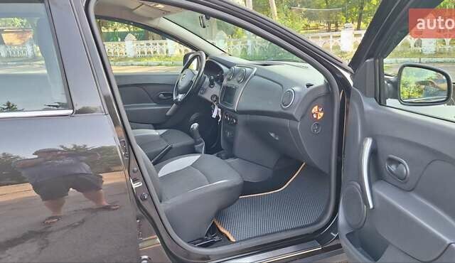 Черный Дачия Sandero StepWay, объемом двигателя 1.5 л и пробегом 184 тыс. км за 8900 $, фото 13 на Automoto.ua