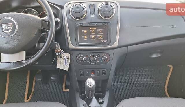 Черный Дачия Sandero StepWay, объемом двигателя 1.5 л и пробегом 184 тыс. км за 8900 $, фото 17 на Automoto.ua