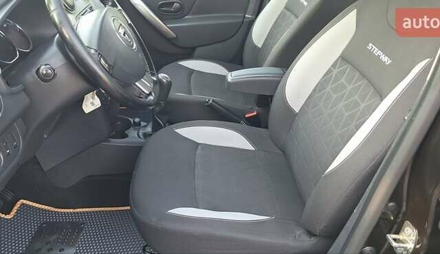 Черный Дачия Sandero StepWay, объемом двигателя 1.5 л и пробегом 184 тыс. км за 8900 $, фото 55 на Automoto.ua