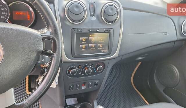 Черный Дачия Sandero StepWay, объемом двигателя 1.5 л и пробегом 184 тыс. км за 8900 $, фото 63 на Automoto.ua