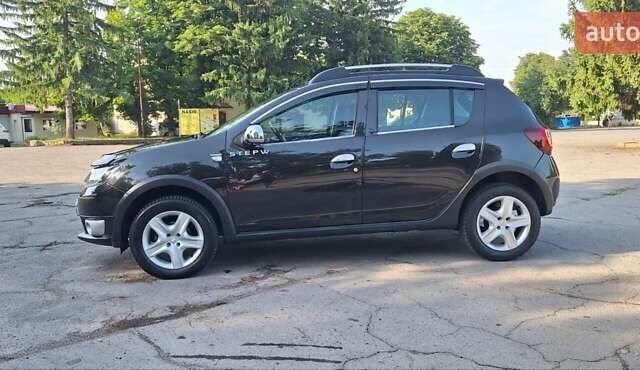 Черный Дачия Sandero StepWay, объемом двигателя 1.5 л и пробегом 184 тыс. км за 8900 $, фото 2 на Automoto.ua