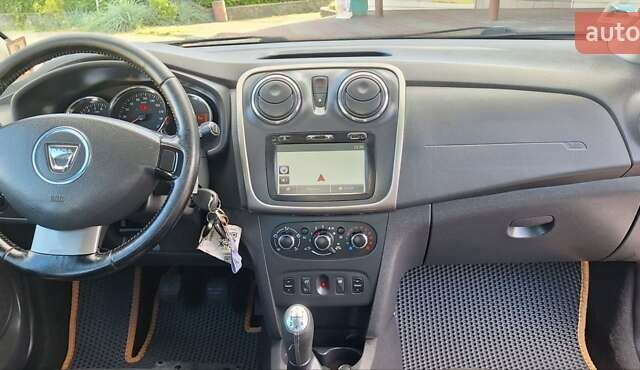 Черный Дачия Sandero StepWay, объемом двигателя 1.5 л и пробегом 184 тыс. км за 8300 $, фото 78 на Automoto.ua
