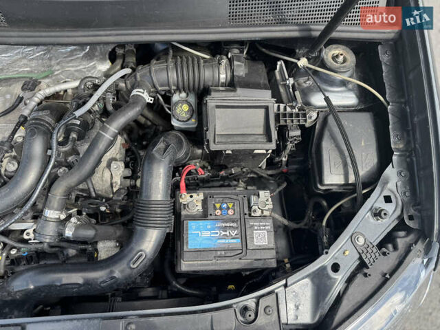 Черный Дачия Sandero StepWay, объемом двигателя 0.9 л и пробегом 73 тыс. км за 8400 $, фото 17 на Automoto.ua