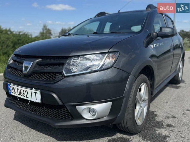 Черный Дачия Sandero StepWay, объемом двигателя 0.9 л и пробегом 73 тыс. км за 8400 $, фото 24 на Automoto.ua
