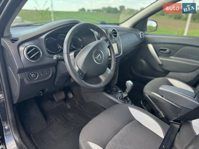 Черный Дачия Sandero StepWay, объемом двигателя 0.9 л и пробегом 73 тыс. км за 8400 $, фото 4 на Automoto.ua
