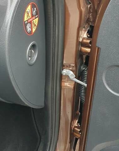 Коричневый Дачия Sandero StepWay, объемом двигателя 1.6 л и пробегом 164 тыс. км за 6850 $, фото 27 на Automoto.ua