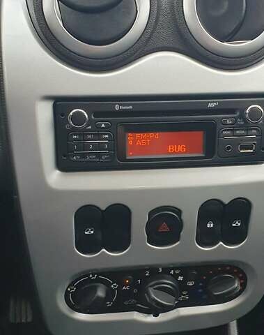 Коричневый Дачия Sandero StepWay, объемом двигателя 1.6 л и пробегом 164 тыс. км за 6850 $, фото 21 на Automoto.ua