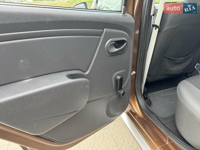 Коричневый Дачия Sandero StepWay, объемом двигателя 1.6 л и пробегом 160 тыс. км за 7190 $, фото 13 на Automoto.ua