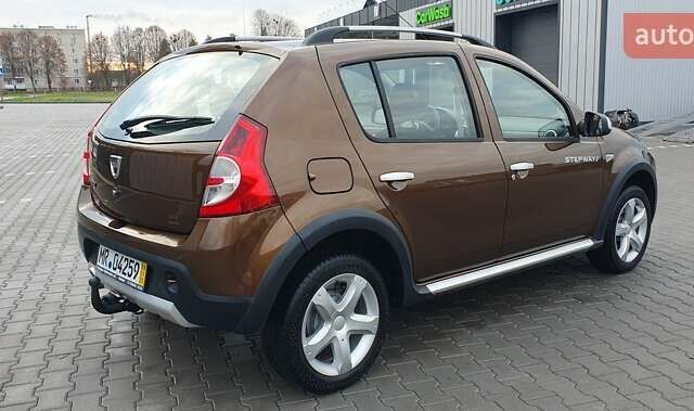 Коричневый Дачия Sandero StepWay, объемом двигателя 1.6 л и пробегом 164 тыс. км за 6850 $, фото 8 на Automoto.ua