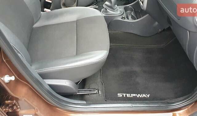 Коричневый Дачия Sandero StepWay, объемом двигателя 1.6 л и пробегом 164 тыс. км за 6850 $, фото 26 на Automoto.ua