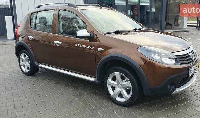 Коричневый Дачия Sandero StepWay, объемом двигателя 1.6 л и пробегом 164 тыс. км за 6850 $, фото 5 на Automoto.ua
