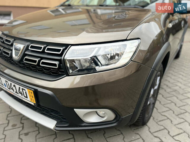 Дачия Sandero StepWay 2017 в Луцке на Automoto.ua Коричневый Дачия Sandero StepWay, объемом двигателя 0.9 л и пробегом 137 тыс. км за 8699 $, фото 11 на Automoto.ua